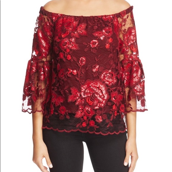 NWOT VINCE CAMUTO BELL SLEEVE TOP - Picture 1 of 3